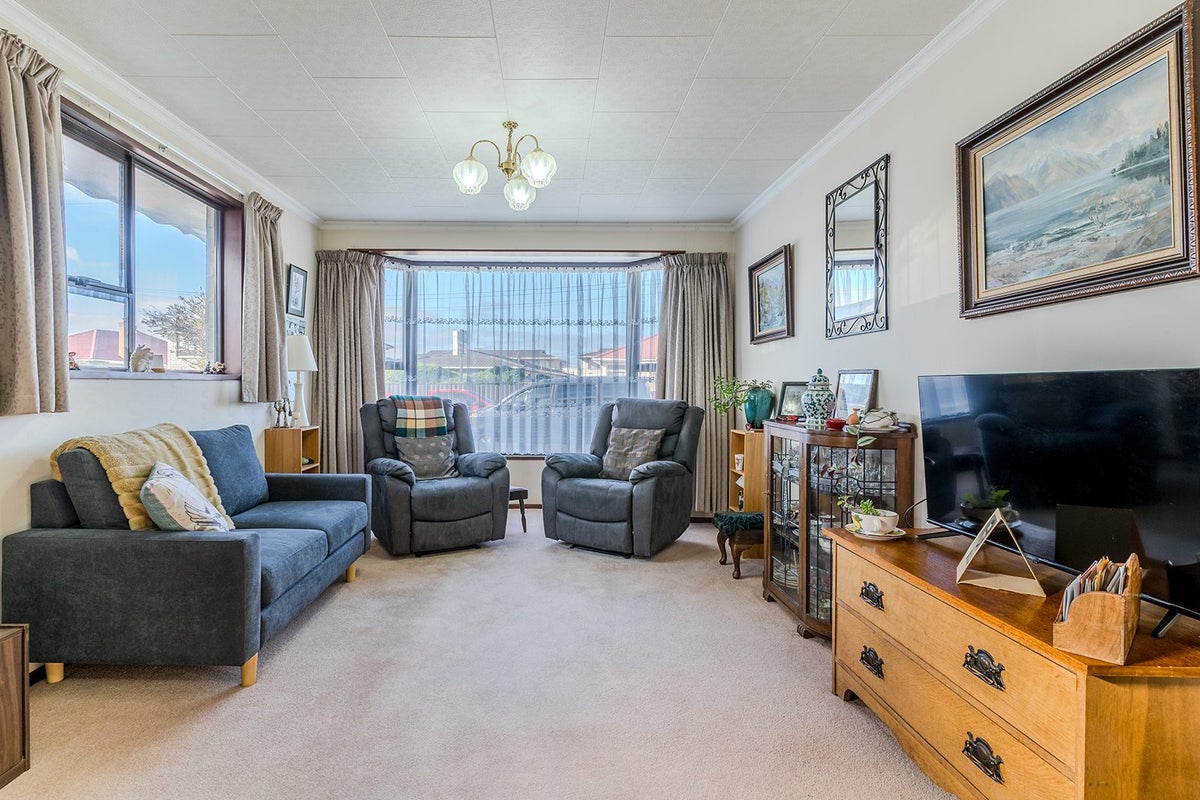 96 Queens Drive, Saint Kilda, Dunedin - Carousel 2