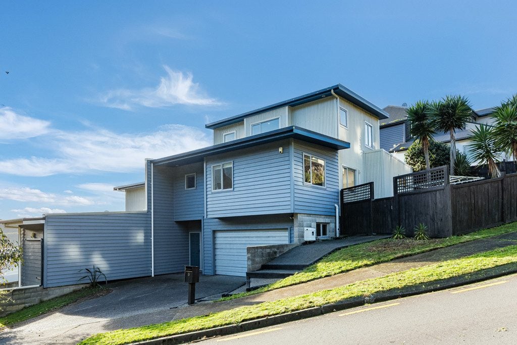 9 Paremata Drive, Paremata, Porirua - Carousel 1