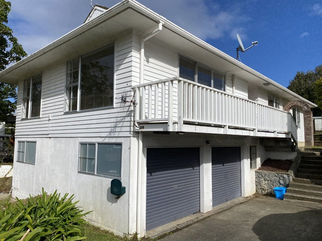 2 Picasso Grove, Belmont, Lower Hutt - Carousel 1