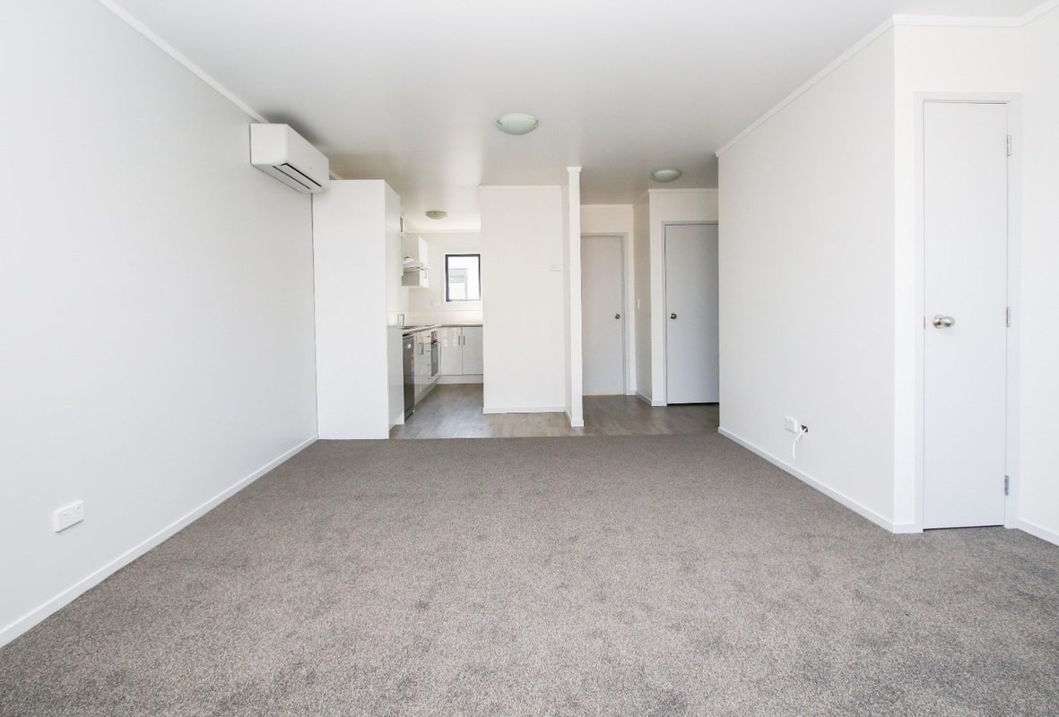 4/200 Old Farm Road, Hamilton East, Hamilton - Carousel 2