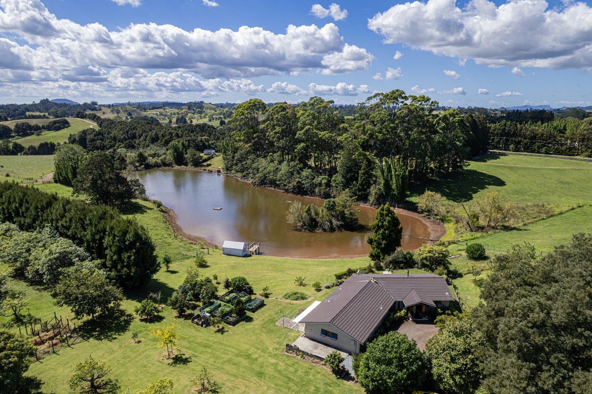 97 Crawford Road, Whangarei - Carousel 1