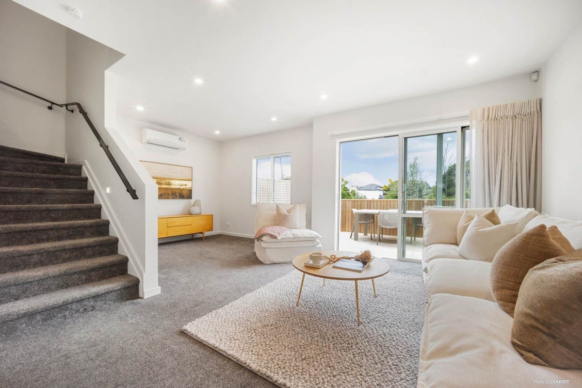 17 Tamora Lane, Avondale, Auckland - Carousel 1
