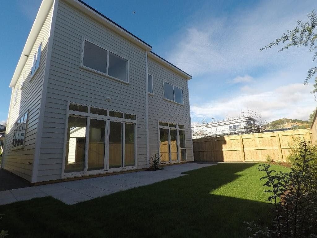 12 Glide Lane, Whitby, Porirua - Carousel 2