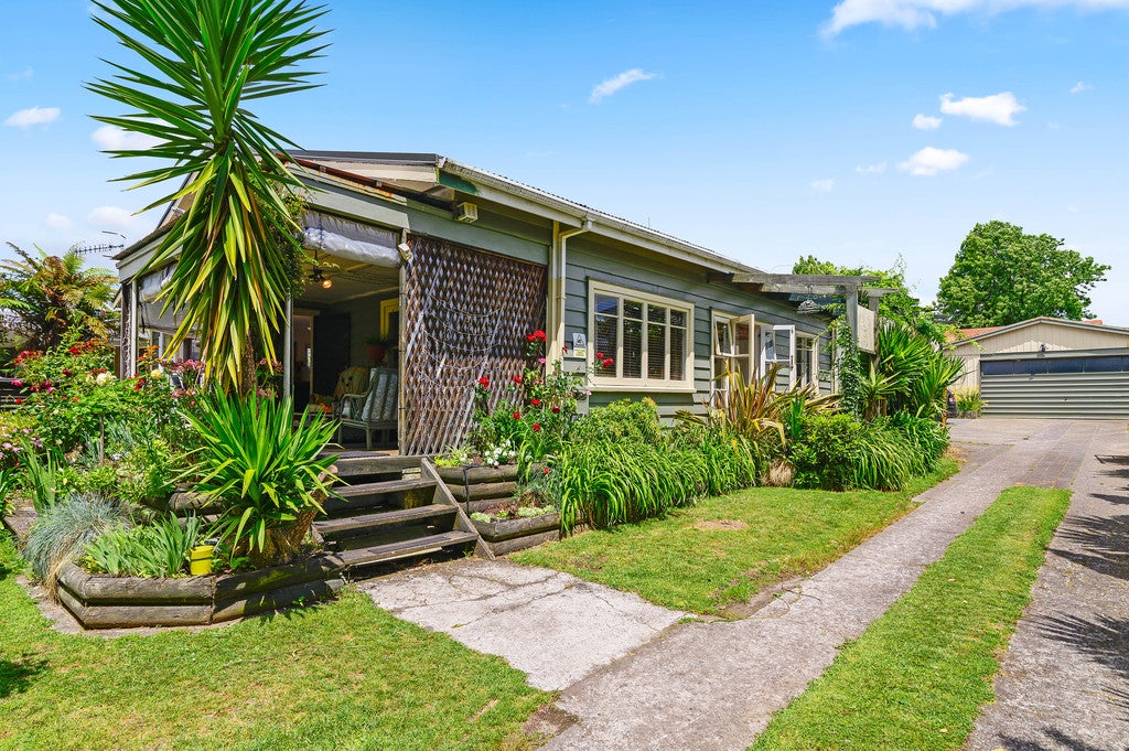 12 Devon Street, Glenholme, Rotorua - Carousel 1