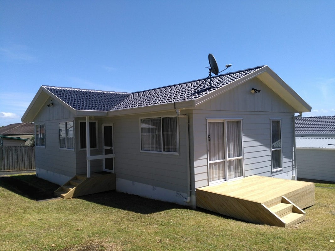 1/45 Everglade Drive, Goodwood Heights, Auckland - Carousel 1