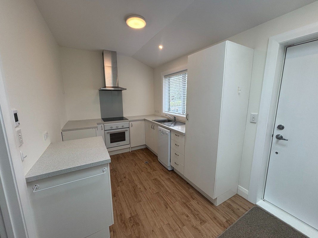 196 Wilsons Road South, Saint Martins, Christchurch - Carousel 2