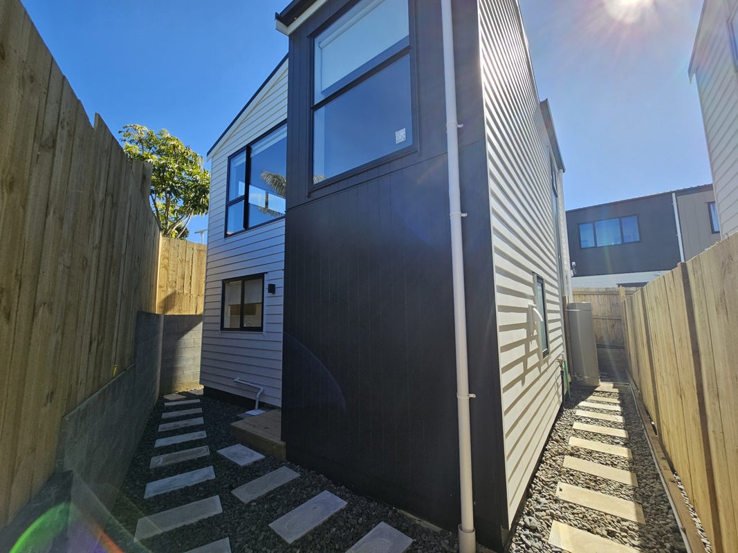 4B Hepburn Road, Glendene, Auckland - Carousel 1