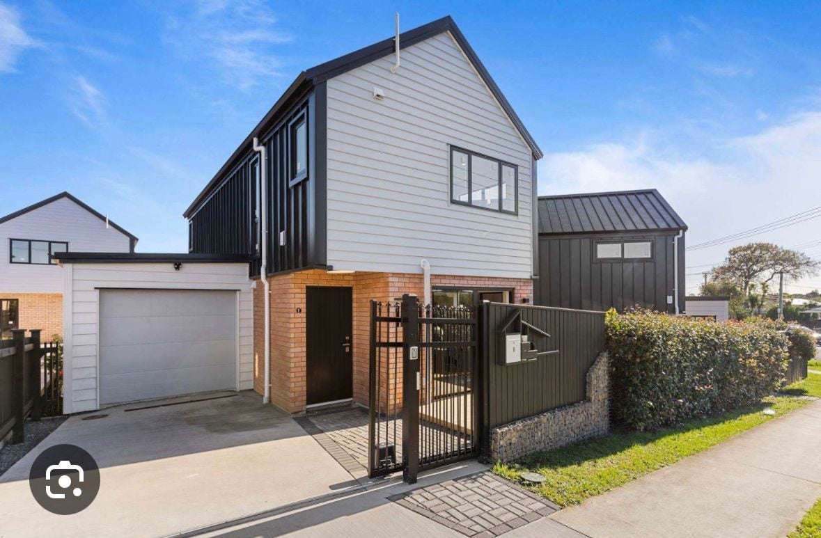 40E Nikau Street, New Lynn, Auckland - Carousel 1