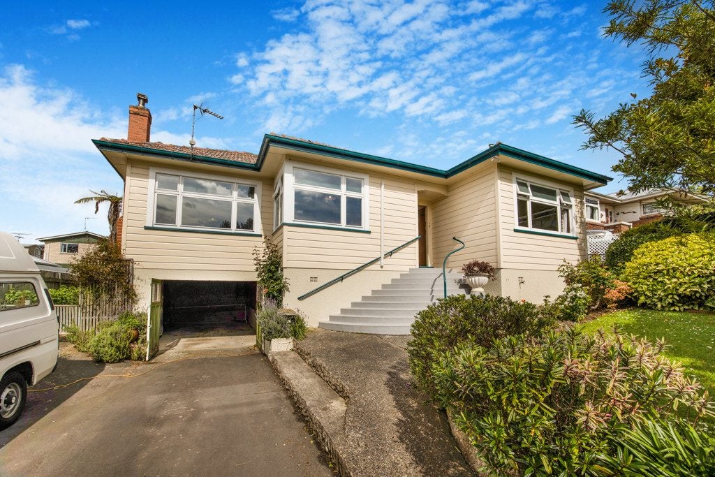 31 Hall Road, Sawyers Bay, Dunedin, Otago - Carousel 2