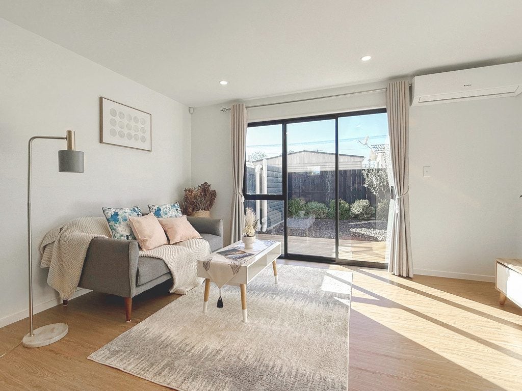5/17 Rewarewa Road, Te Atatu Peninsula, Auckland - Carousel 2