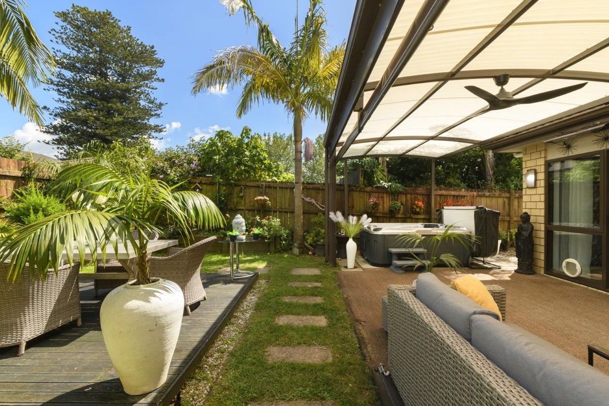 34 Teal Place, Pyes Pa, Tauranga - Carousel 1