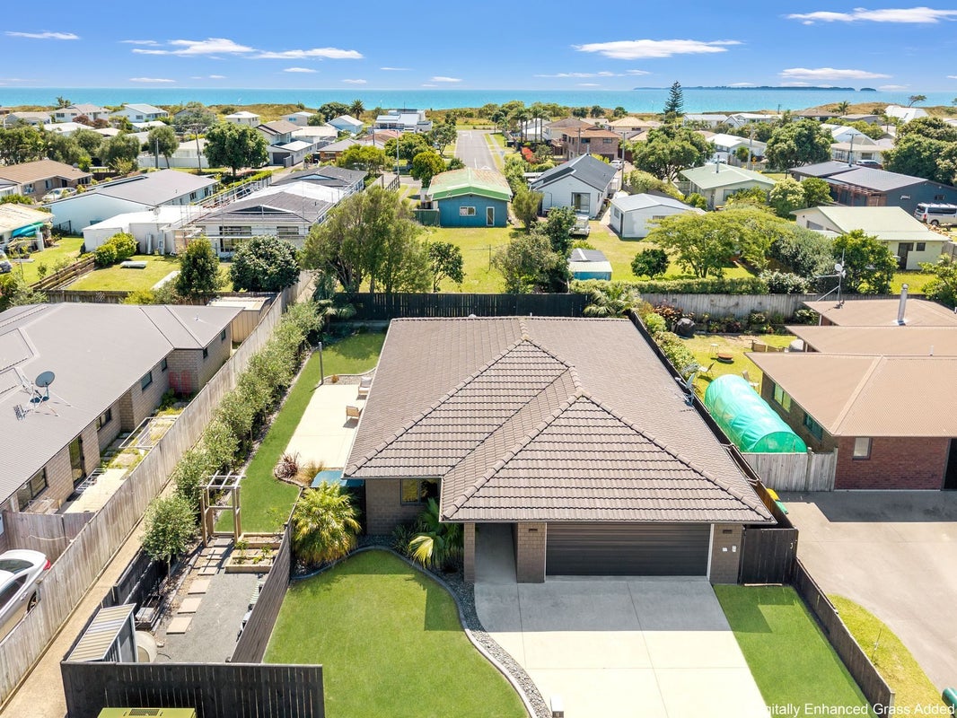 10 Butterworth Crescent, Papamoa Beach, Papamoa - Carousel 2