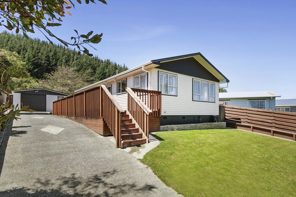 30 Belgrave Street, Wainuiomata, Lower Hutt - Carousel 1