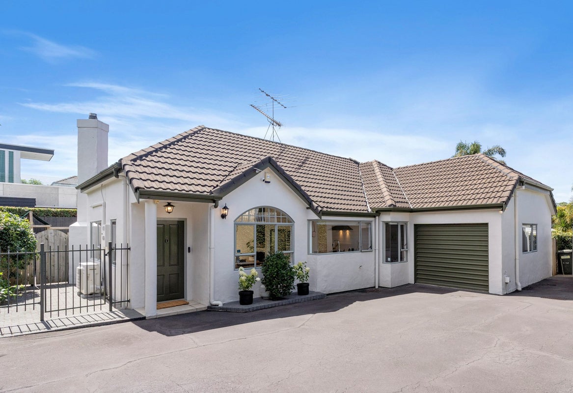 2/116 Riddell Road, Glendowie, Auckland - Carousel 1