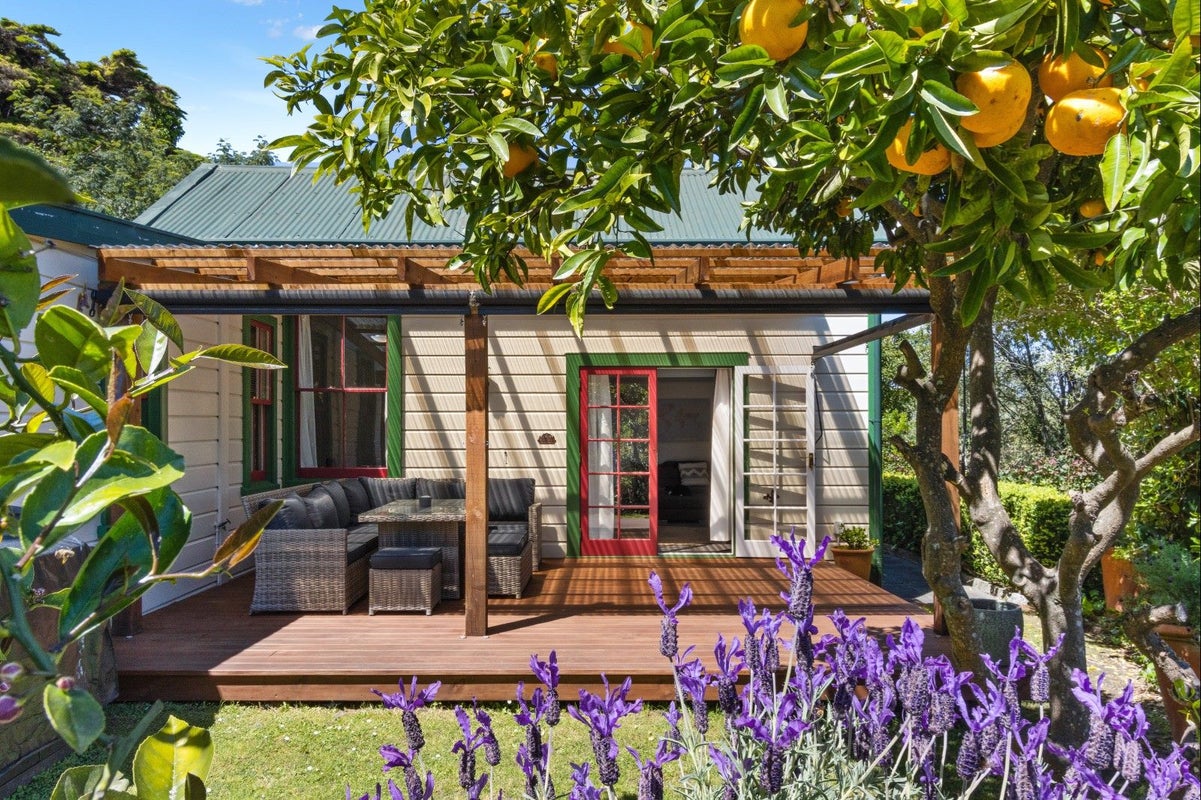 81 Milton Road, Bluff Hill, Napier - Carousel 1