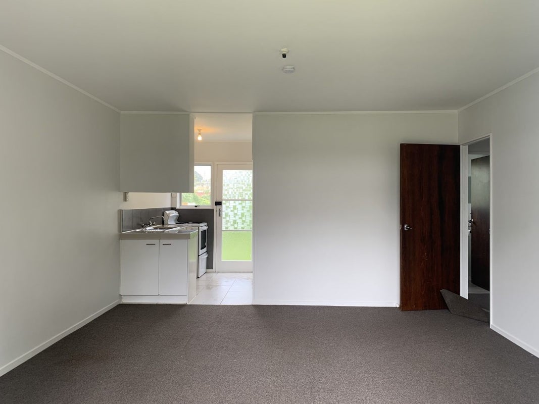 3/11 Alston Avenue, Kelston, Auckland - Carousel 2