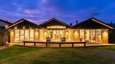196 Tutere Street, Waikanae Beach, Waikanae - Carousel 1