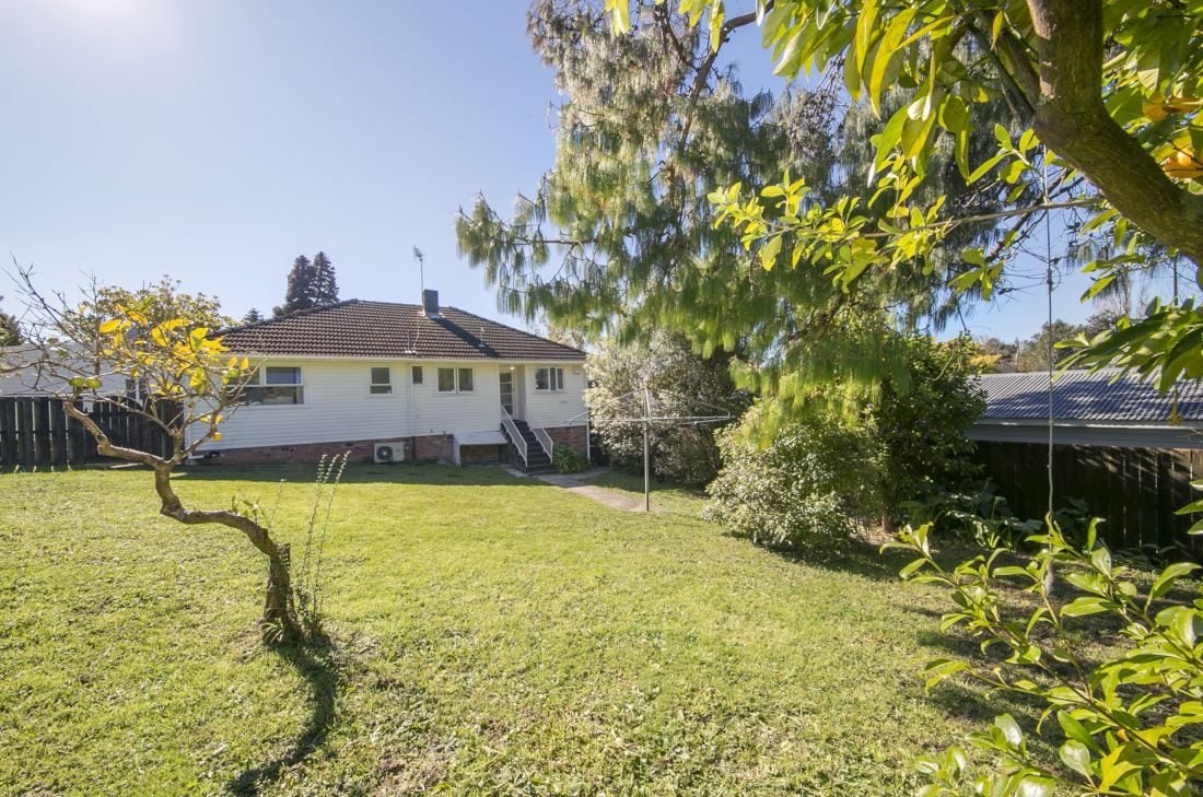 7 La Rosa Street, Green Bay, Auckland - Carousel 13