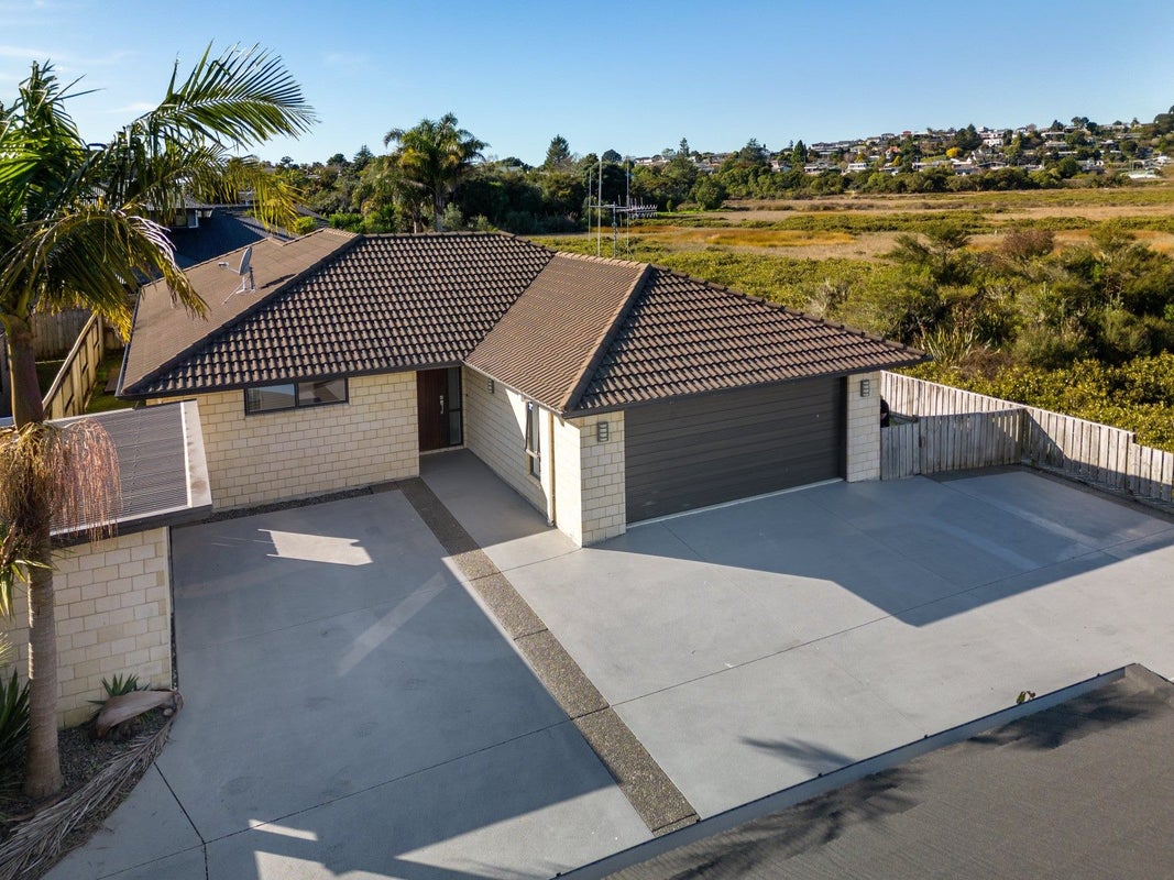 31 Paradise Place, Matua, Tauranga - Carousel 1