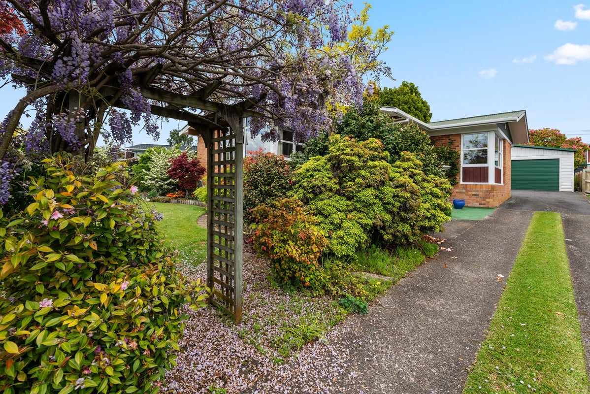 9 Neri Crescent, Pomare, Rotorua - Carousel 1
