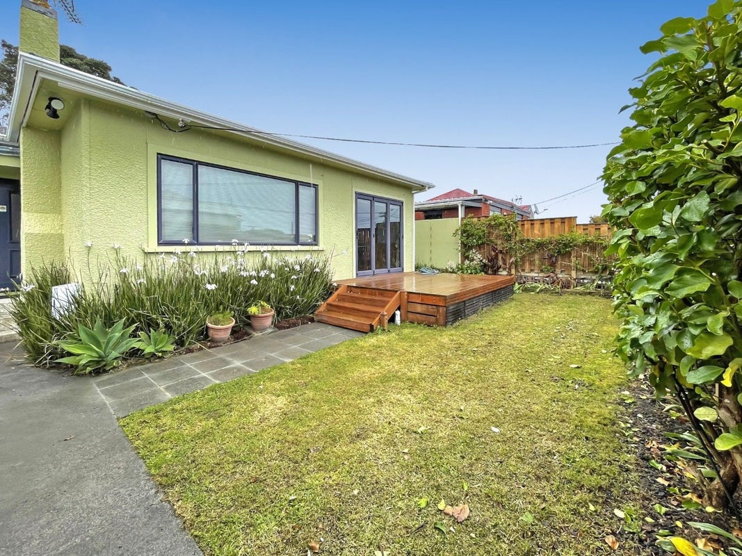 20 Ngaio Street, Strandon, New Plymouth - Carousel 1