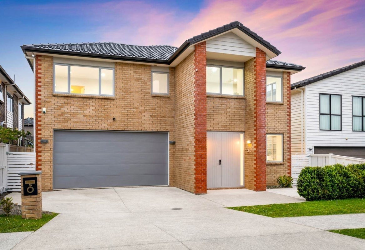 5 Rohi Place, Flat Bush, Auckland - Carousel 1