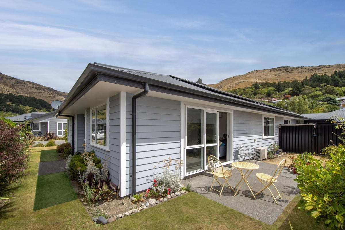 22/64 Port Hills Road, Heathcote Valley, Christchurch - Carousel 1