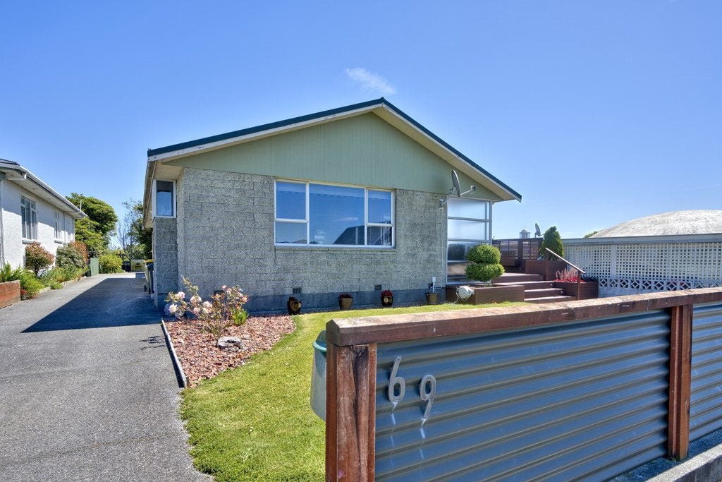 69 Hampden Street, Hokitika - Carousel 2