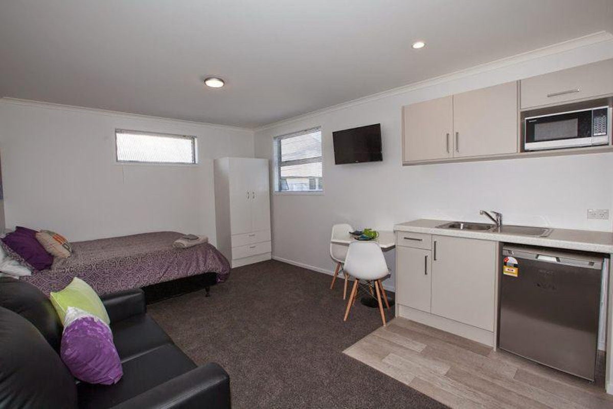 1 Helena Road, Hillcrest, Hamilton - Carousel 2