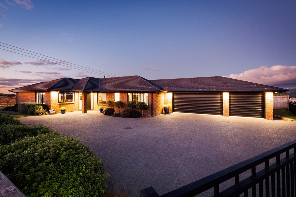 23 Silicon Way, Fitzherbert, Palmerston North - Carousel 1