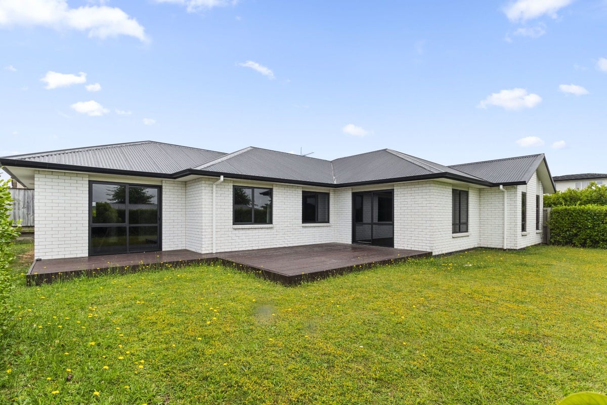 3 Kingston Court, Flagstaff, Hamilton - Carousel 16