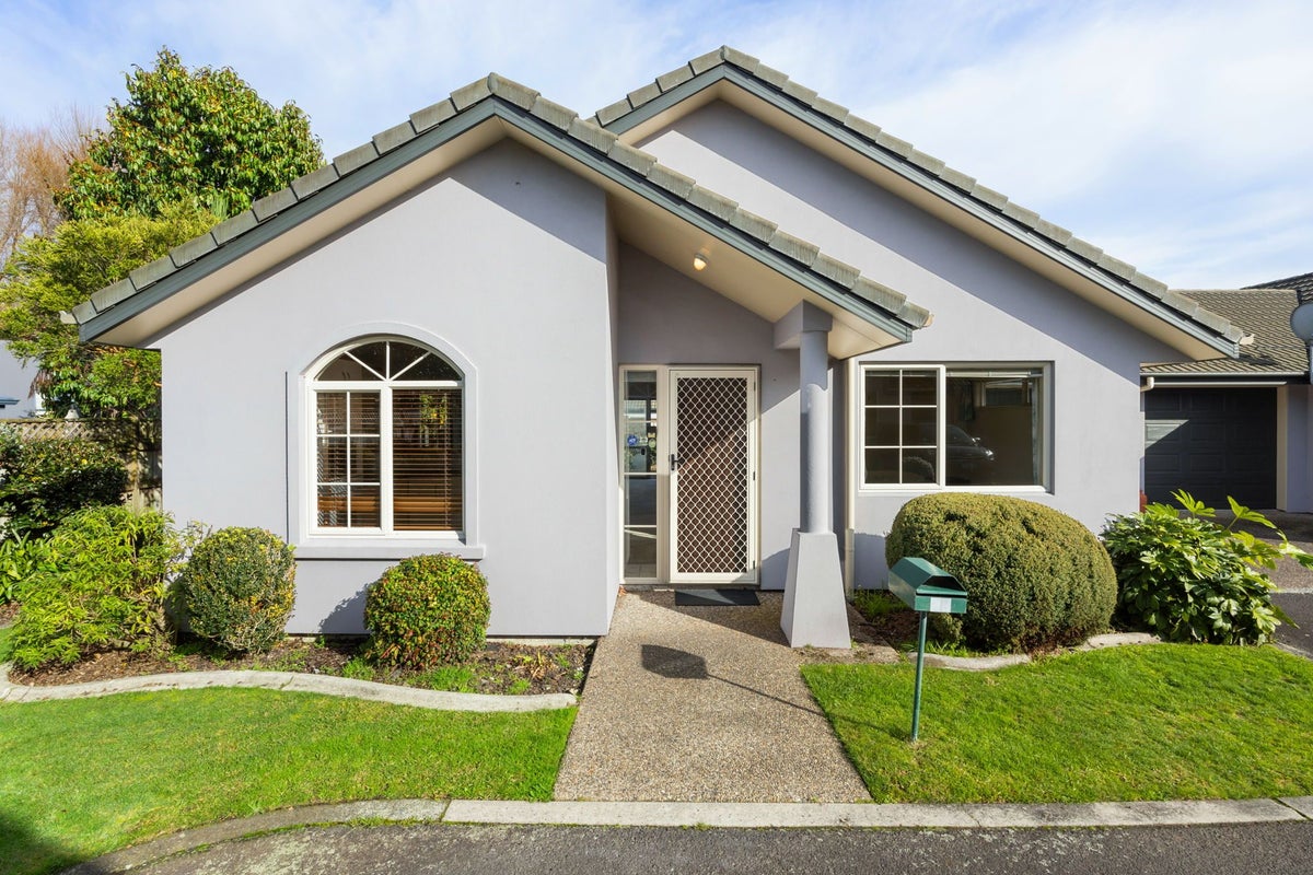 18/16 Rototuna Road, Flagstaff, Hamilton - Carousel 1