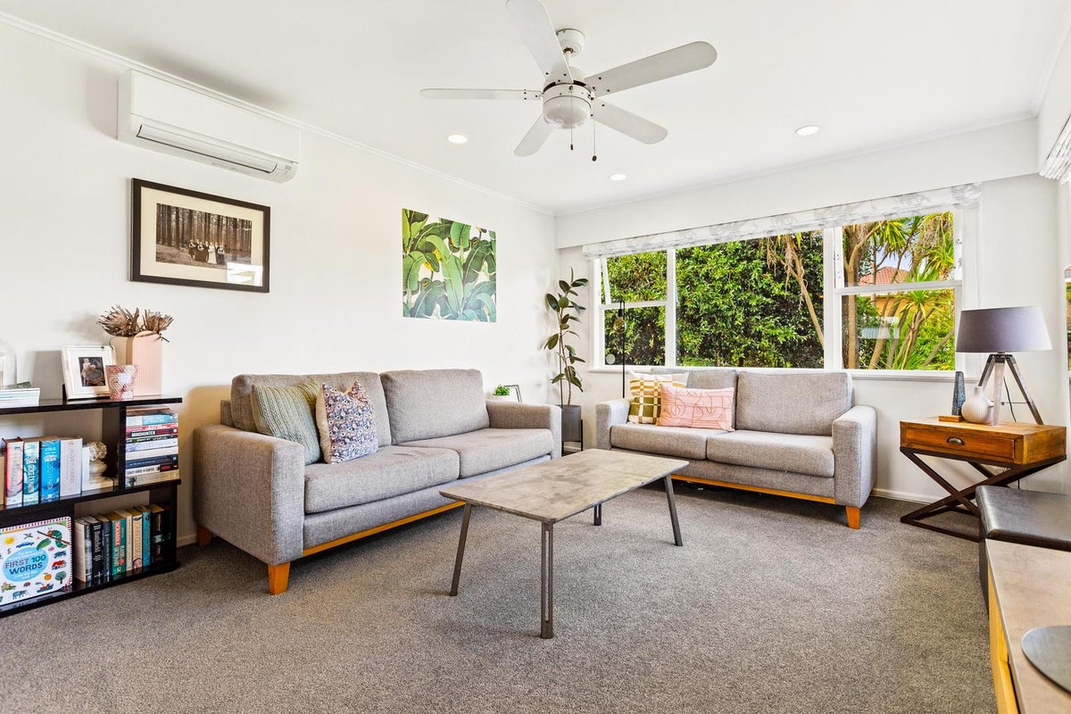 19 Brennan Avenue, Te Atatu Peninsula, Auckland - Carousel 2