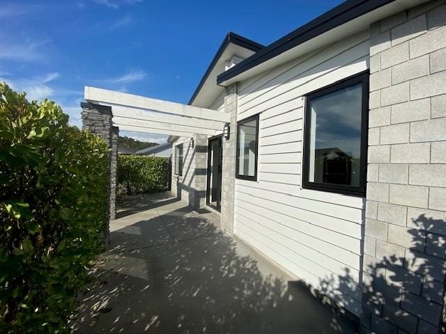 16 Foley Grove, Pyes Pa, Tauranga - Carousel 2