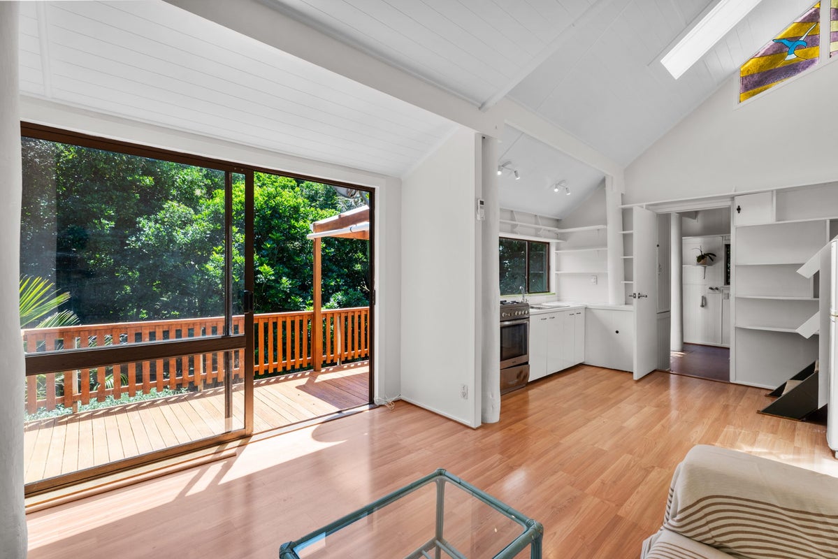 21 Hekerua Road, Oneroa, Waiheke Island, Auckland - Carousel 1