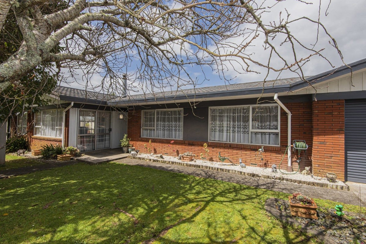 6 Carlton Crescent, Kamo, Whangarei - Carousel 1