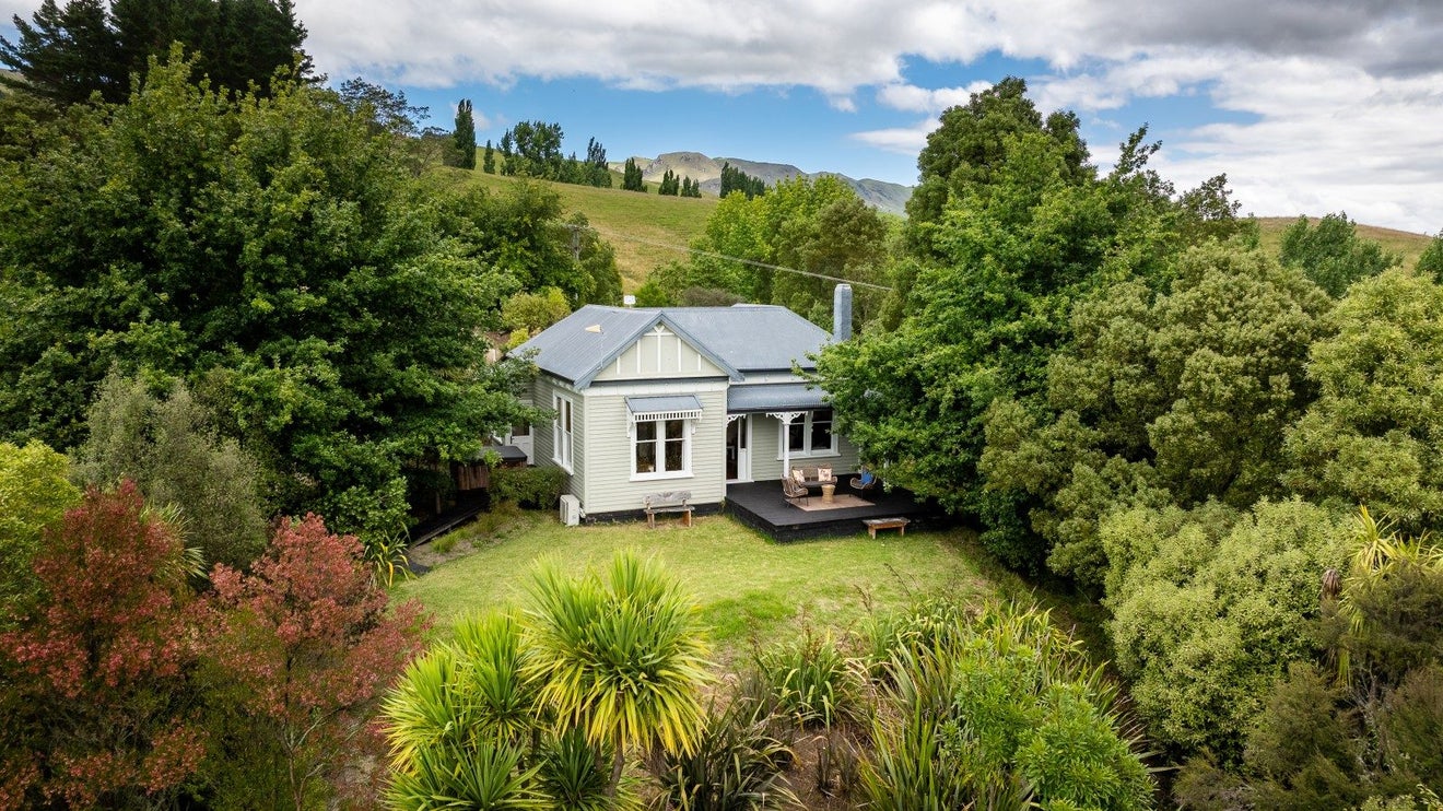 583A Kahuranaki Road, Kahuranaki, Havelock North - Carousel 1