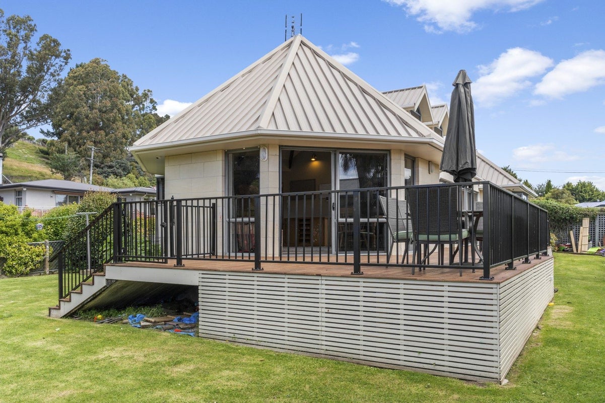 4 Elizabeth Avenue, East Taieri, Mosgiel - Carousel 1