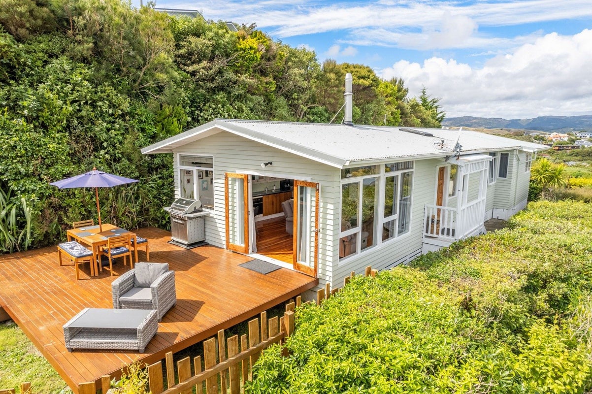 61 Mana View Road, Paremata, Porirua - Carousel 2