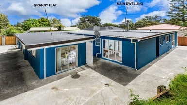 39 Valley View Road, Glenfield, Auckland - Carousel 1