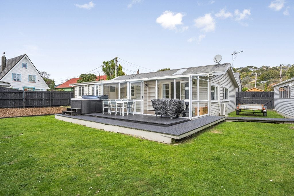12A Heretaunga Square, Silverstream, Upper Hutt - Carousel 1