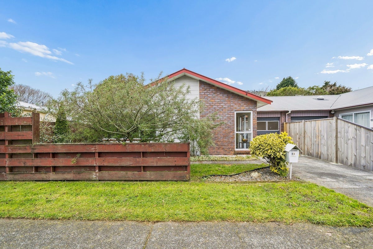 1A Wood Street, Wainuiomata, Lower Hutt - Carousel 2