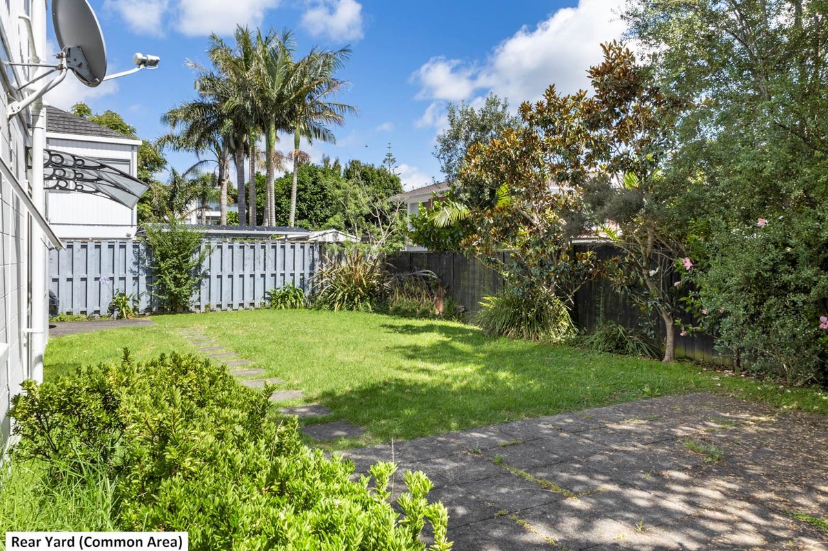 5/23 Inverness Road, Browns Bay, Auckland - Carousel 24