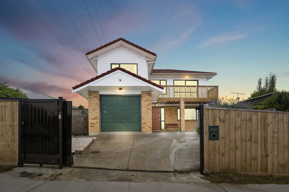 52A Roberts Road, Te Atatu South, Auckland - Carousel 2