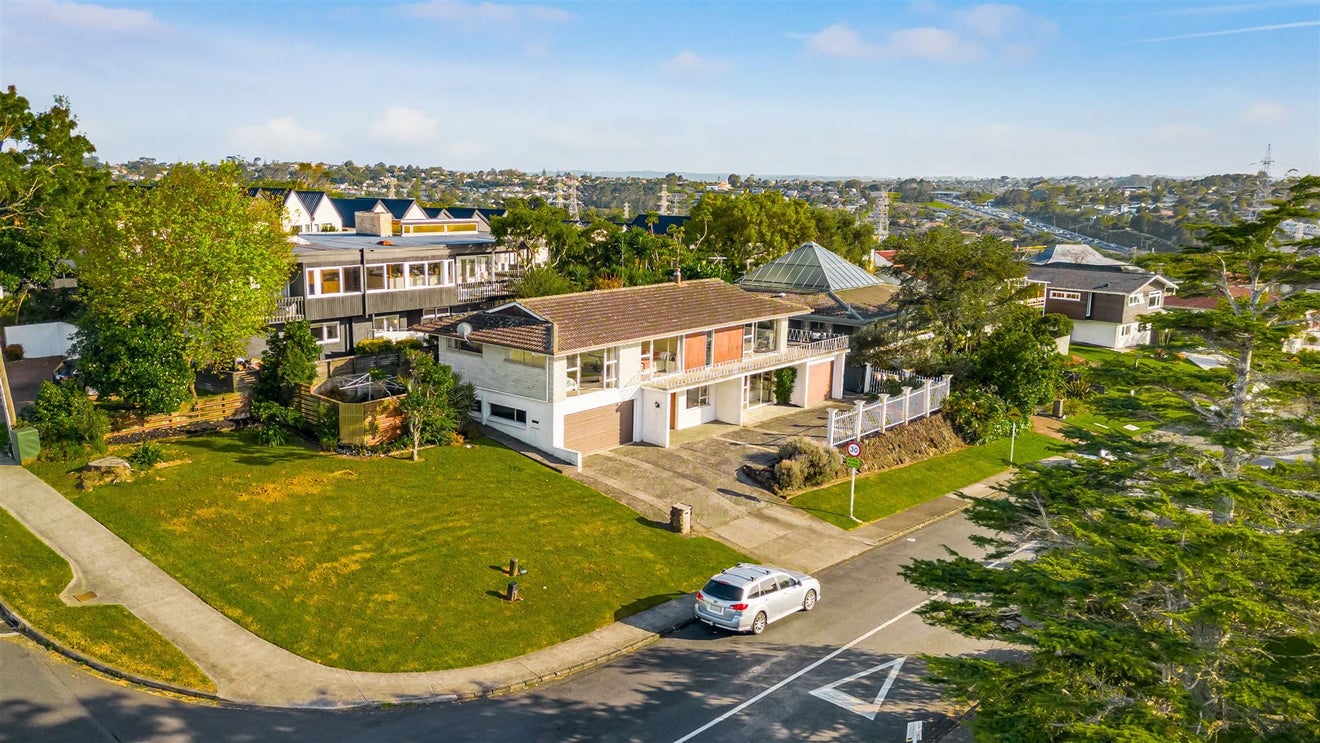 2 Keegan Drive, Massey, Auckland - Carousel 44