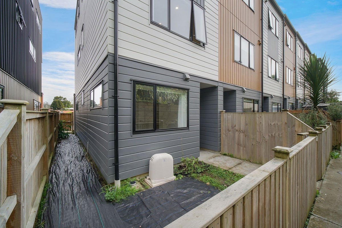 12/9 Schnapper Rock Road, Greenhithe, Auckland - Carousel 14