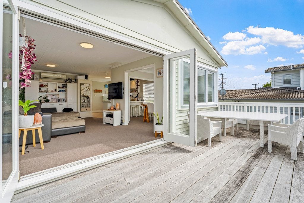 75 Stanmore Bay Road, Stanmore Bay, Whangaparaoa - Carousel 2