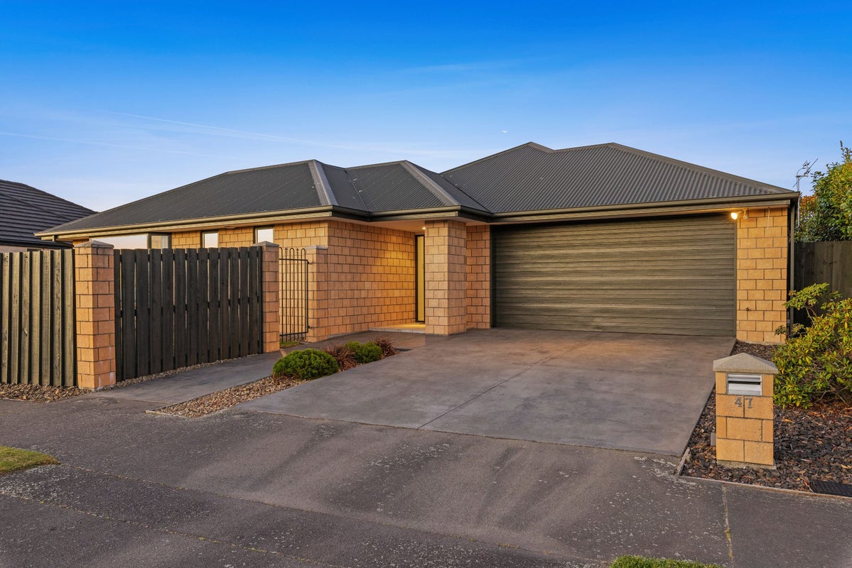 47 Awatea Gardens, Wigram, Christchurch - Carousel 2