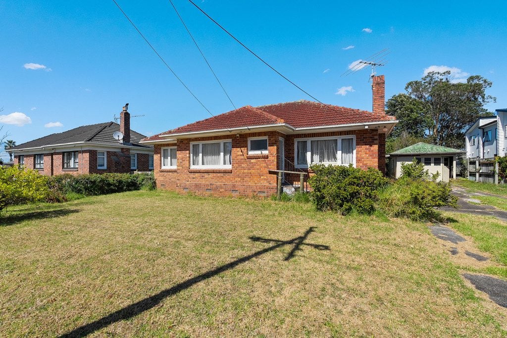 35 Sturges Avenue, Otahuhu, Auckland - Carousel 1
