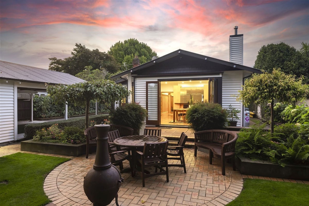 83 St Andrews Square, Strowan, Christchurch - Carousel 2
